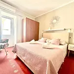 Apartament Pietra Storica Tkon
