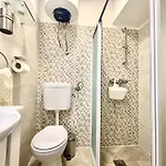 Apartament Pietra Storica Tkon
