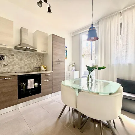 Pietra Storica Apartment *