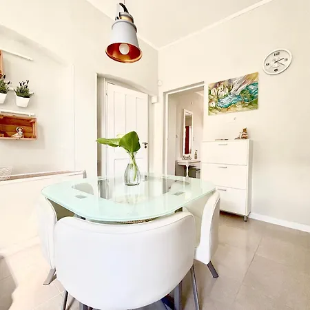 Pietra Storica Apartment *
