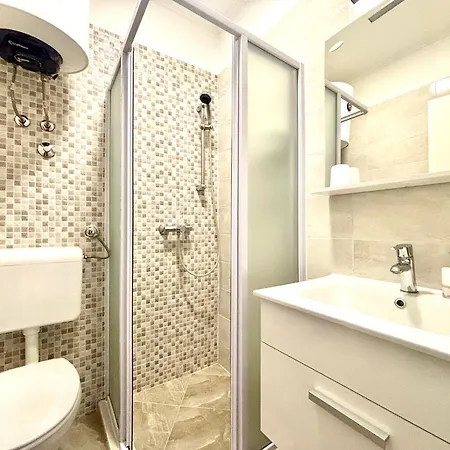 Pietra Storica * Tkon